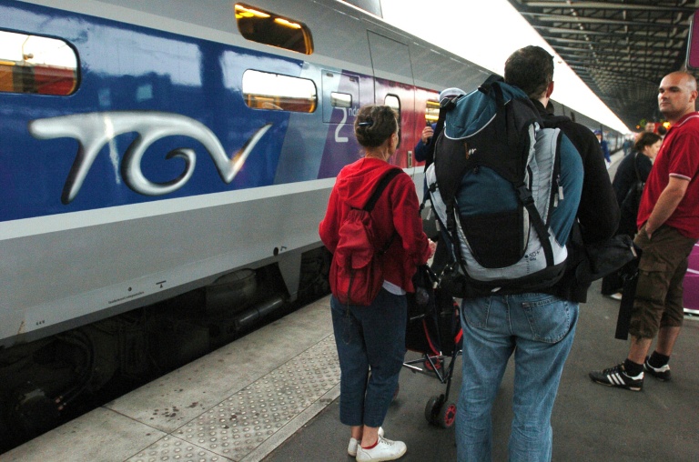 Le TGV et la SNCF: 45 ans d'histoire technologique française