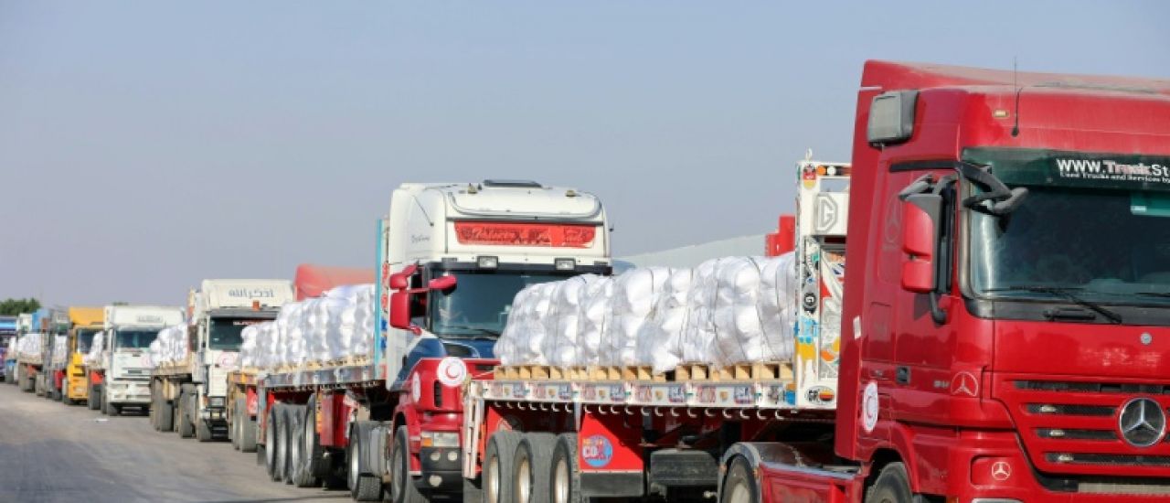 Premiers camions d'aide vers Gaza, Israël annonce une pause des combats
