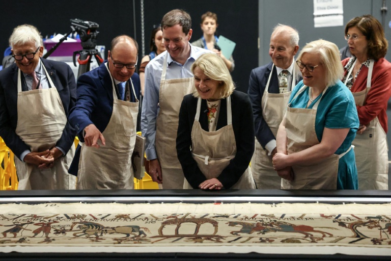 La tapisserie de Bayeux, "en très bon état" au British Museum, selon la ministre française de la Culture