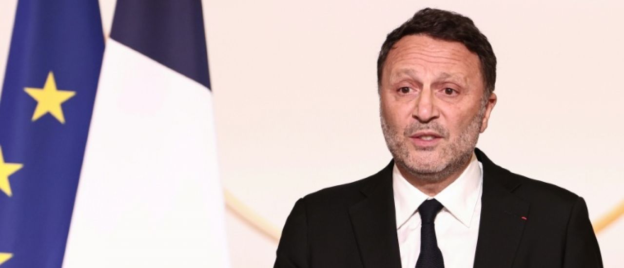 Arthur sort un livre sur "la solitude" et "la peur" des Français juifs Arthur sort un livre sur "la solitude" et "la peur" des Français juifs