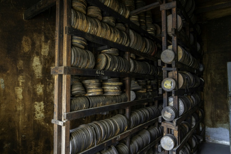 A Brazzaville, les gardiens des archives de la télévision ressuscitent la mémoire du Congo