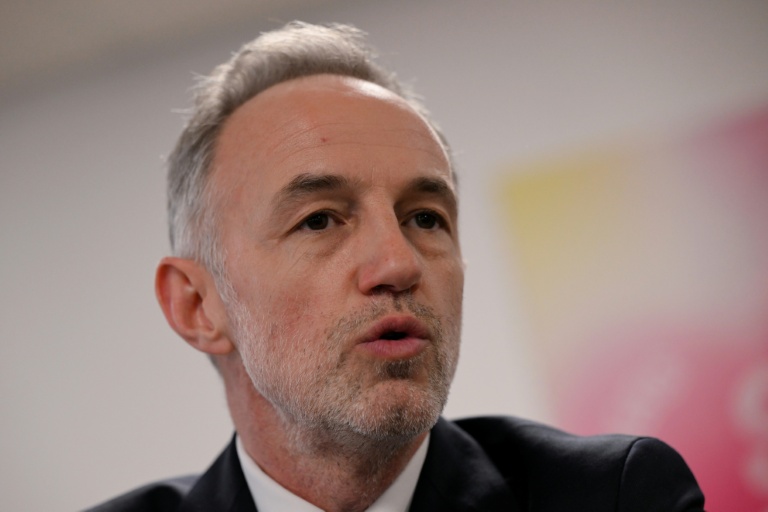 A Paris, Grégoire dévoile son plan pour une ville "mieux tenue" et le "droit au beau"