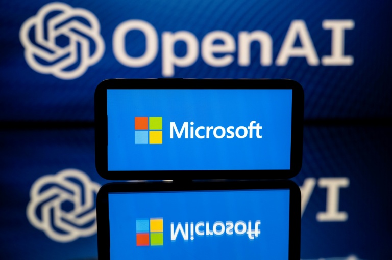 Fin de l'exclusivité entre Microsoft et OpenAI, qui va pouvoir vendre son IA ailleurs