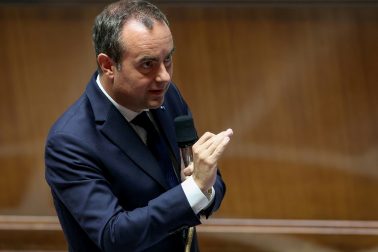 Programmation militaire: Lecornu appelle le Parlement à "trouver une solution" après un vote inattendu au Sénat