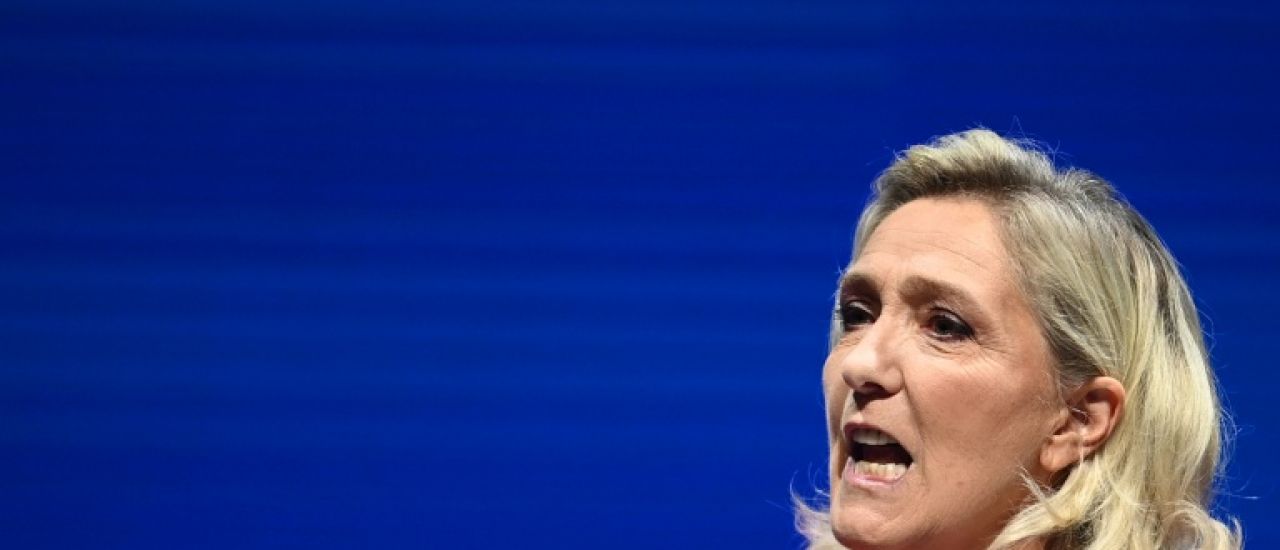 Pour Marine Le Pen, la gauche veut "refaire des Juifs des parias"