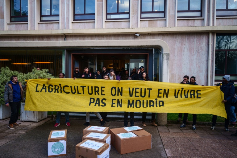 Les 52 agriculteurs de la Confédération paysanne sont sortis de garde à vue