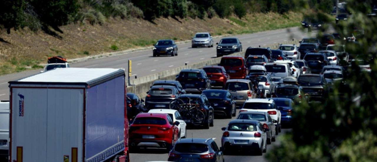 Départs en vacances: pic de plus de 850 km de bouchons