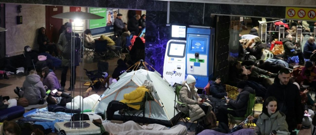 Nouvelle nuit d'attaques aériennes massives en Ukraine et en Russie