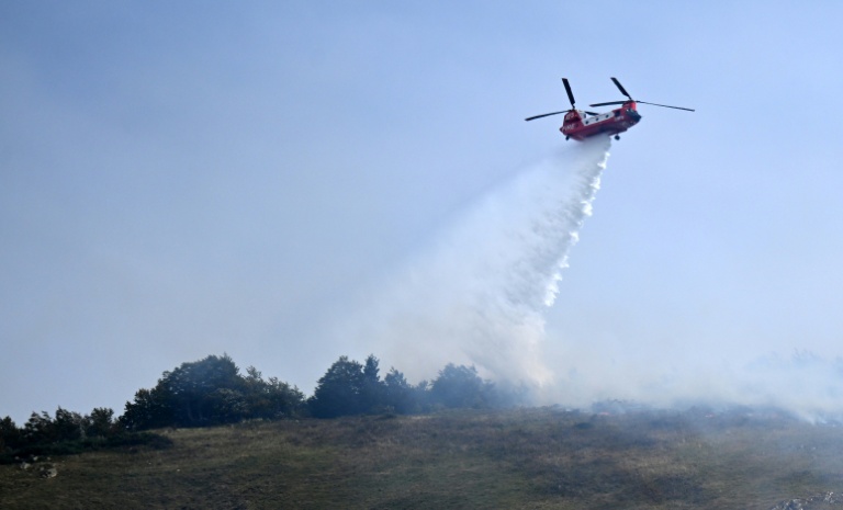 Pyrénées-Atlantiques: 125 ha de "surface brûlée" en vallée d'Aspe, feu "plutôt stable"