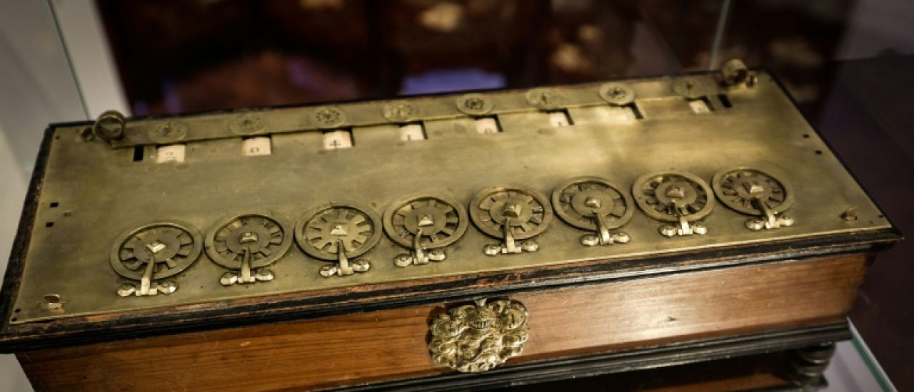 Inquiétudes autour de la vente d'une machine à calculer de Pascal