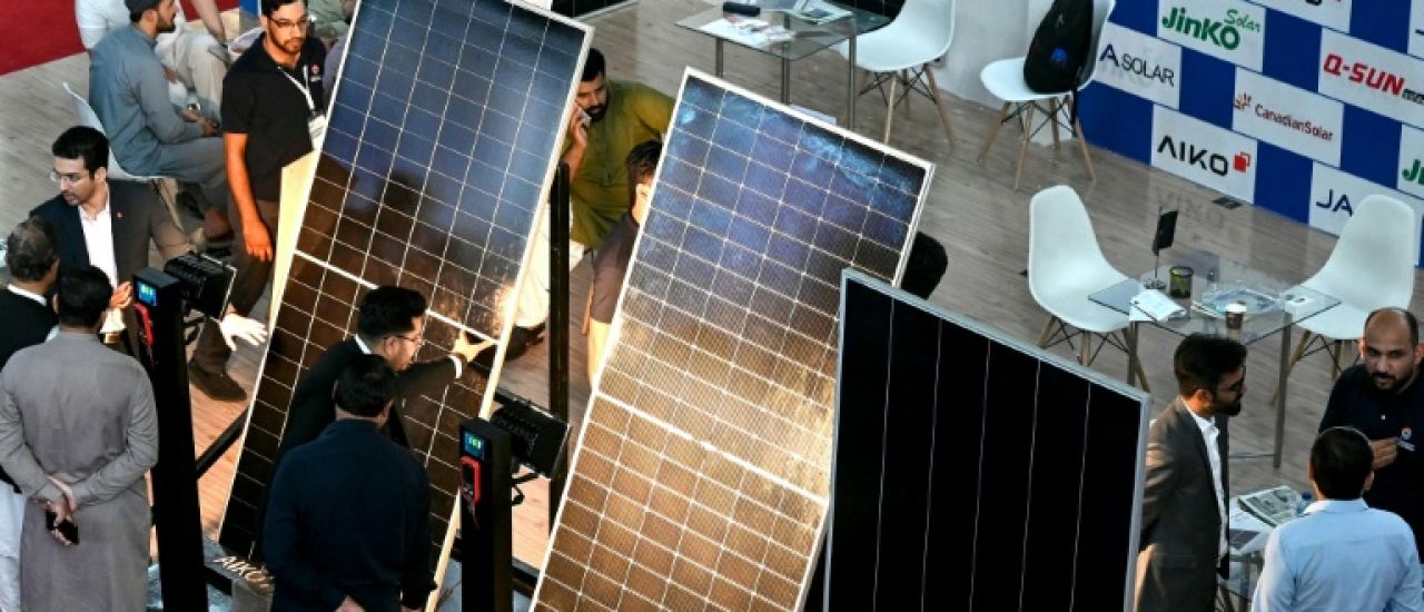 Au Pakistan, le gouvernement pris de court par la ruée vers l'énergie solaire