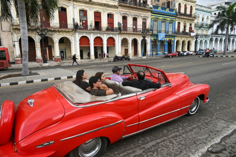 Cuba: forte chute du tourisme en 2025 sur fond d'aggravation de la crise économique