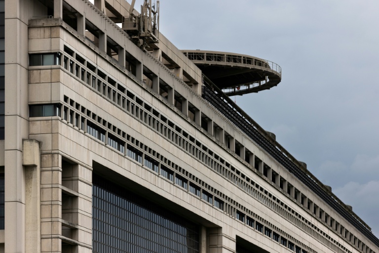 France: la dette du 2e trimestre a atteint 119% du PIB, avant un record attendu en 2027