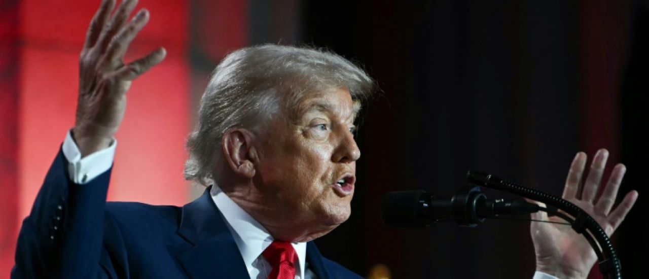 Un haut responsable du gouvernement Trump interroge la complice d'Epstein