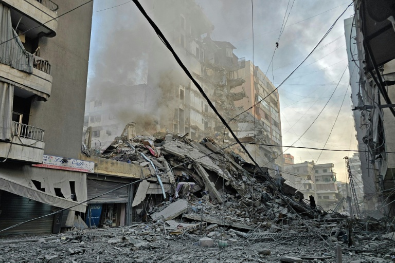 Israël pilonne Téhéran après une semaine de guerre