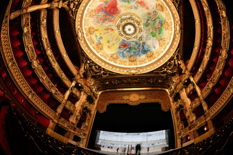 Opéra de Paris: la scène du palais Garnier finalement fermée 5 ans en raison de l'allongement des travaux