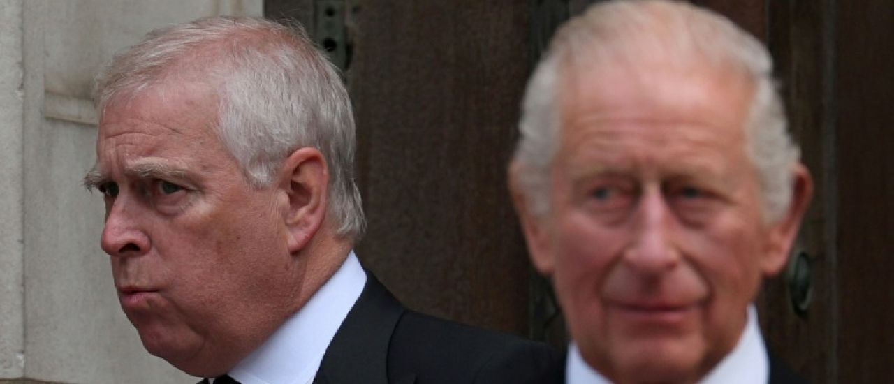 Charles III retire ses titres à son frère Andrew, emporté par l'affaire Epstein
