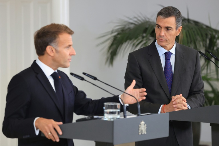Macron et Sanchez font front commun pour un budget de l'UE "ambitieux"