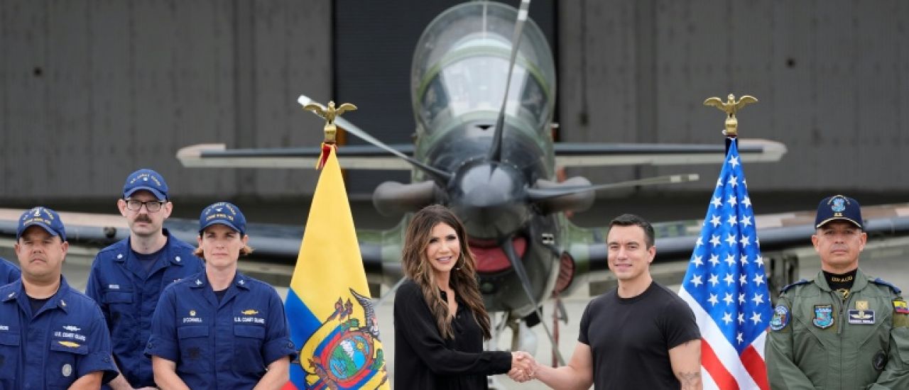 Equateur : une ministre américaine visite des installations pouvant servir de base militaires