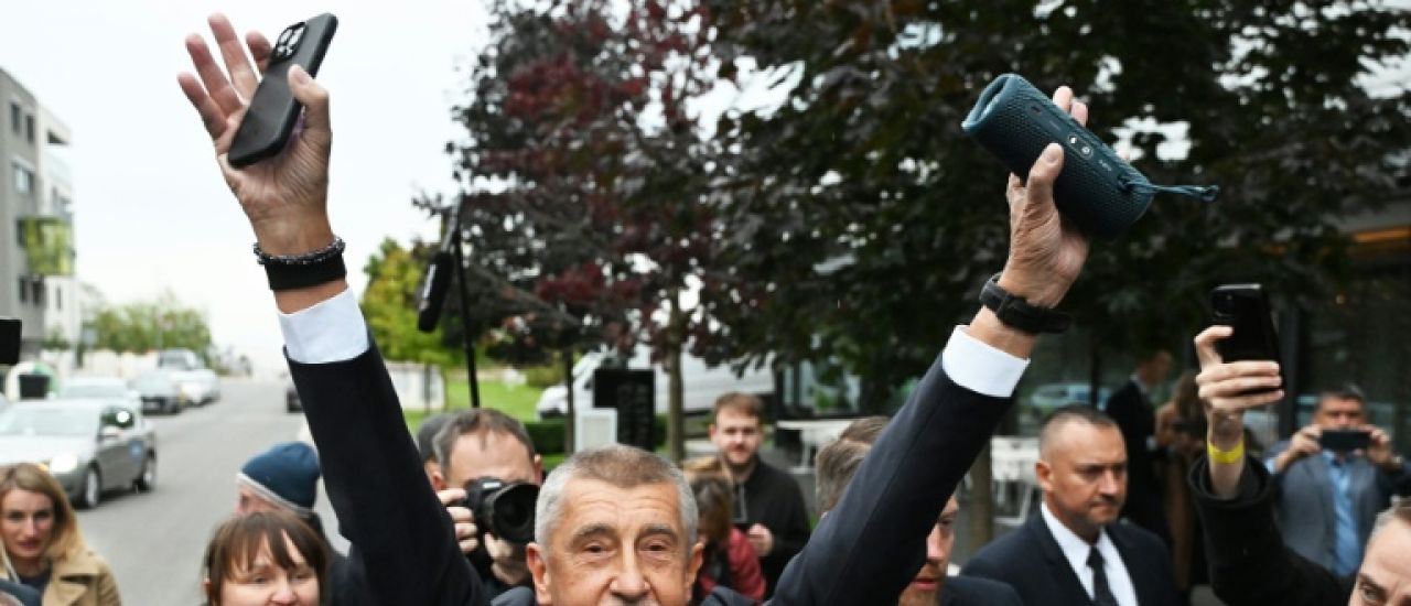 En tête des législatives tchèques, retour réussi pour Andrej Babis