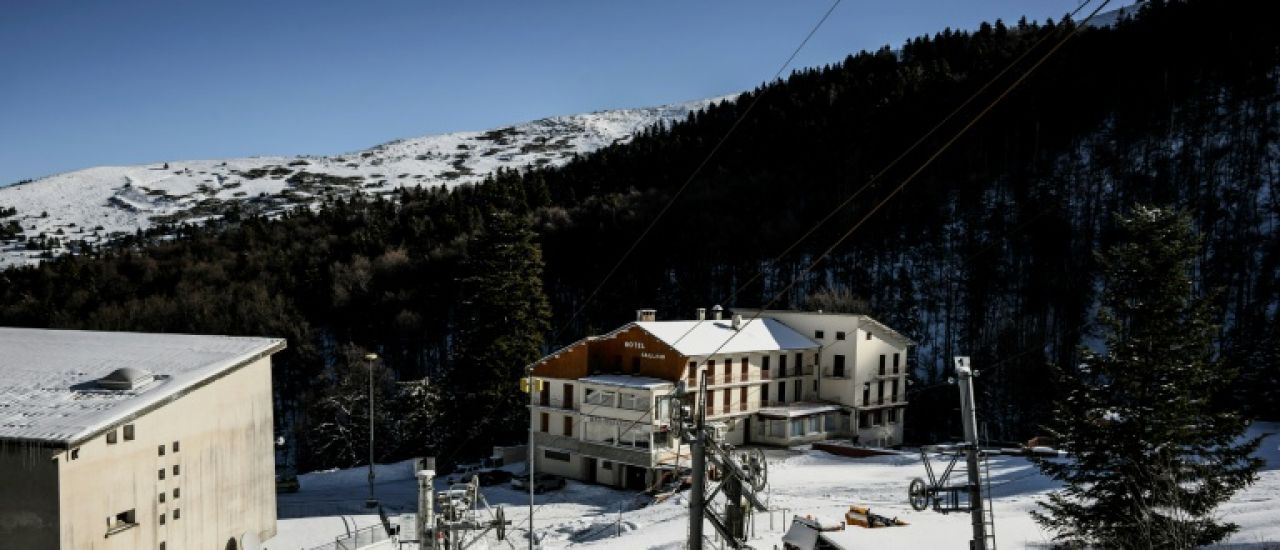 Hautes-Alpes: l'ex-station de ski de Céüze rend son site à la nature