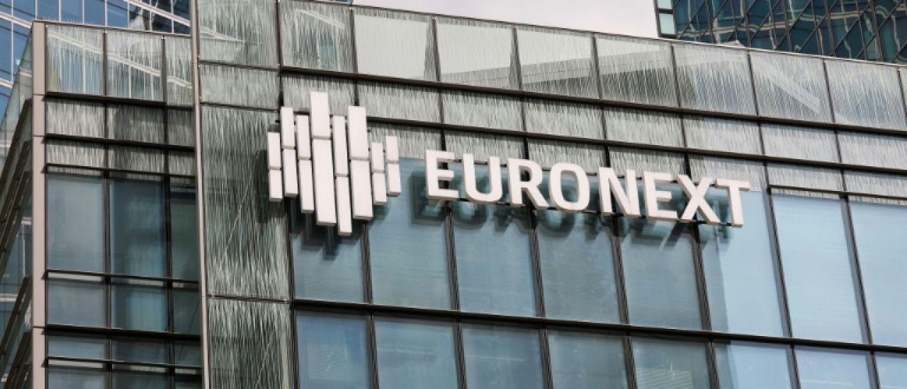 Les Bourses européennes terminent en légère hausse