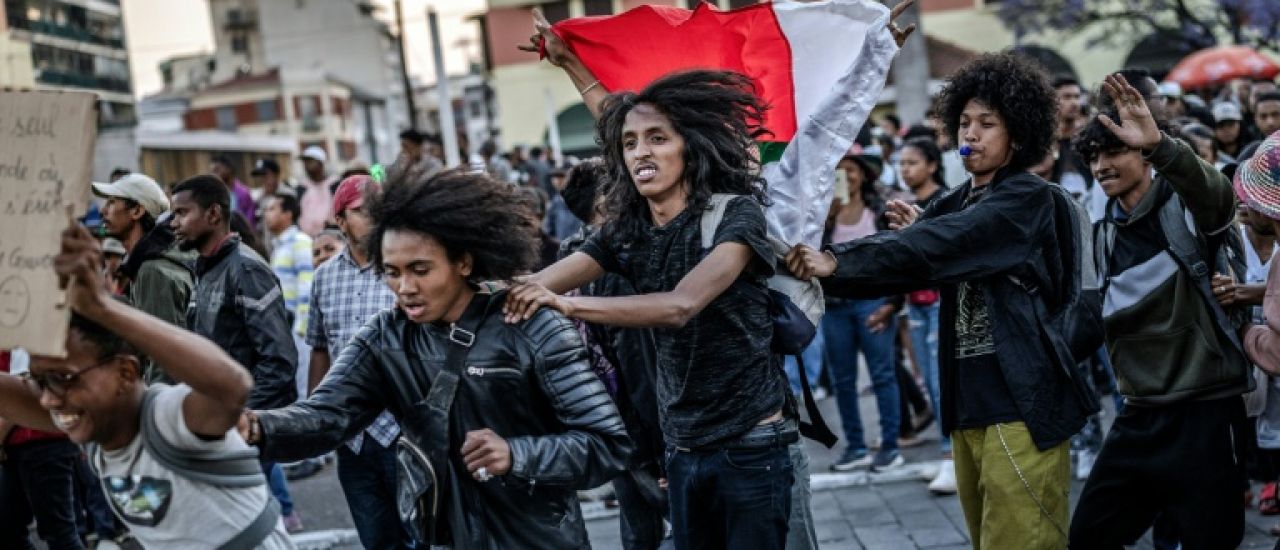 Madagascar: fête lucide et cour auprès du militaire en passe d'être investi président Madagascar: fête lucide et cour auprès du militaire en passe d'être investi président
