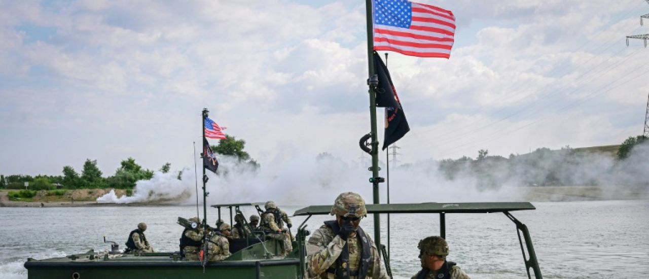 Les Etats-Unis réduisent leur présence militaire en Europe, mais sans "retrait" Les Etats-Unis réduisent leur présence militaire en Europe, mais sans "retrait"