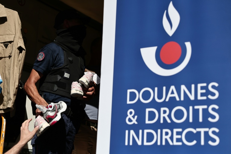 Contrefaçon: la face sombre du Marché du Soleil en procès à Marseille