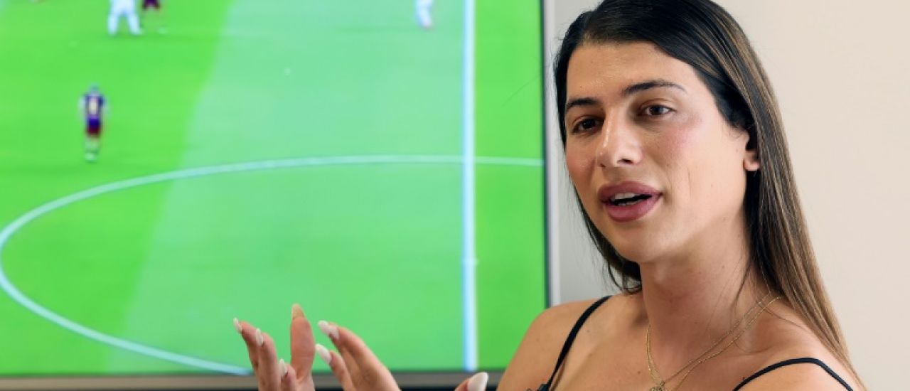 "Je me suis choisie": le chemin d'une arbitre israélienne transgenre vers les sommets