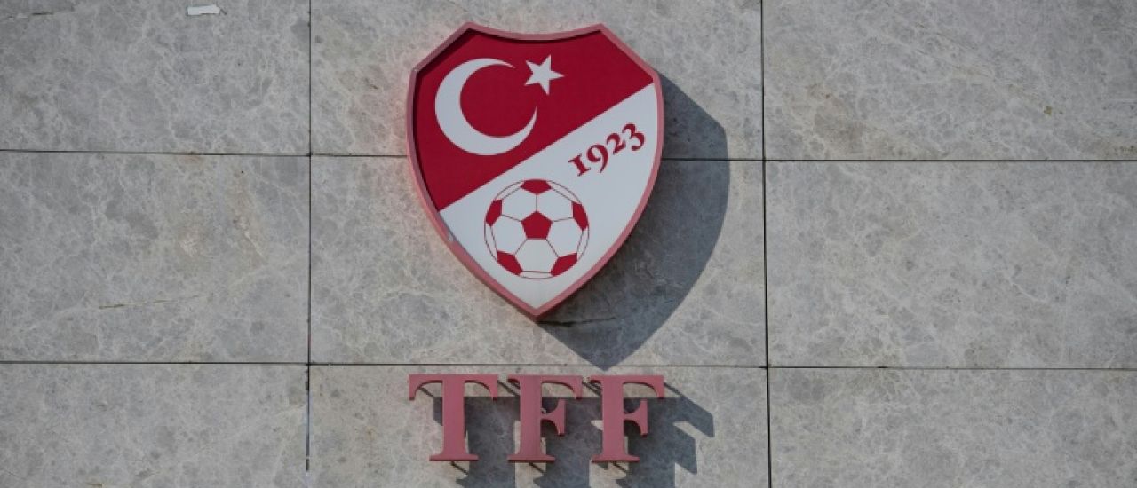 Turquie: des arbitres de foot en prison, le scandale des paris s'élargit
