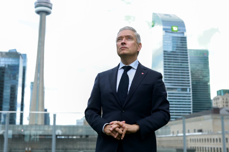Dans un "monde incertain", le Canada veut attirer des milliards de dollars de capitaux étrangers