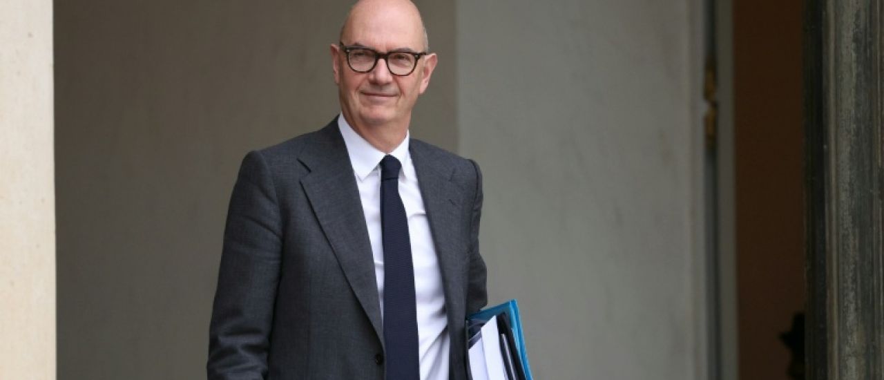 Le PS propose un emprunt "forcé" auprès des plus riches, la France n'en a "pas besoin" selon Lescure