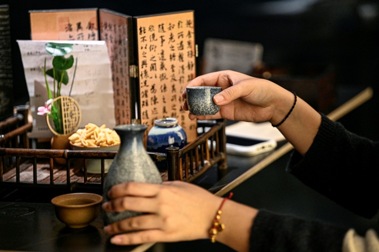 Alcool sur ordonnance: un bar de Shanghai mixe médecine et cocktails