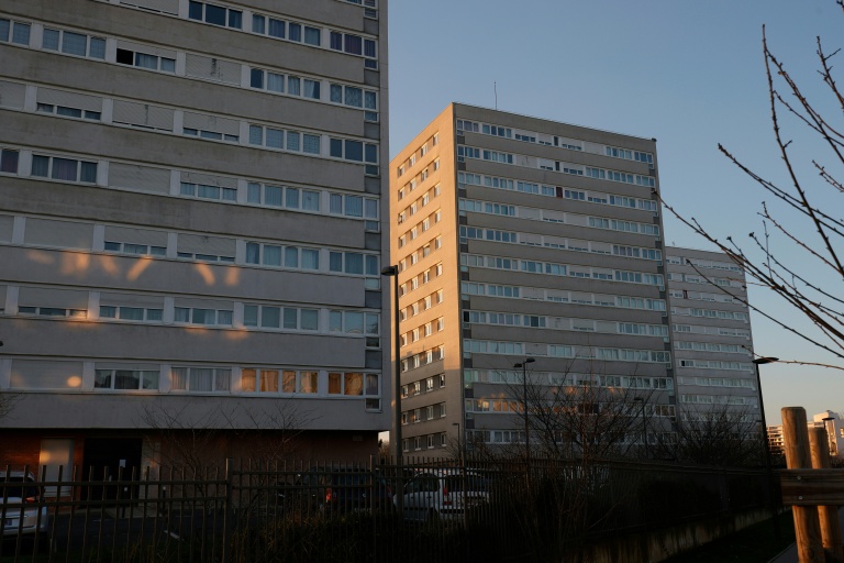 Sortir du gaz sans augmenter les factures, pour les HLM, la difficile quête de la bonne formule
