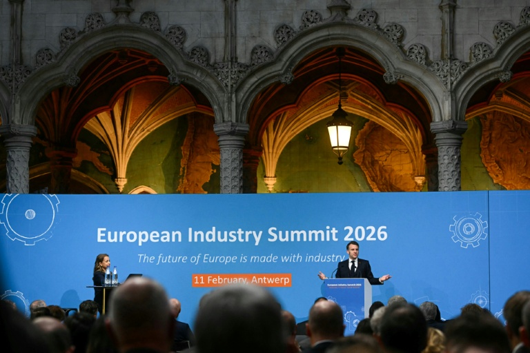 Réformes de l'UE: constat d'urgence partagé, divergences Macron-Merz sur les recettes