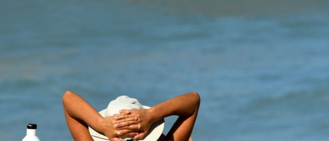 Exposition au soleil: le ministre de la Santé alerte sur des tendances dangereuses