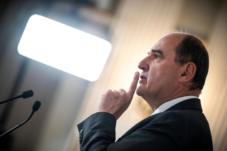 Jean Castex affronte mercredi son premier bras de fer social à la SNCF