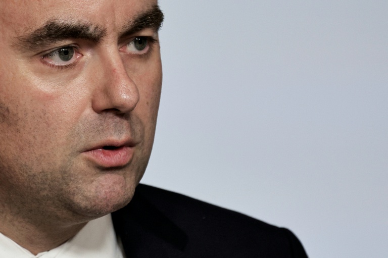 Budget : Lecornu choisit le 49.3 avec "amertume"