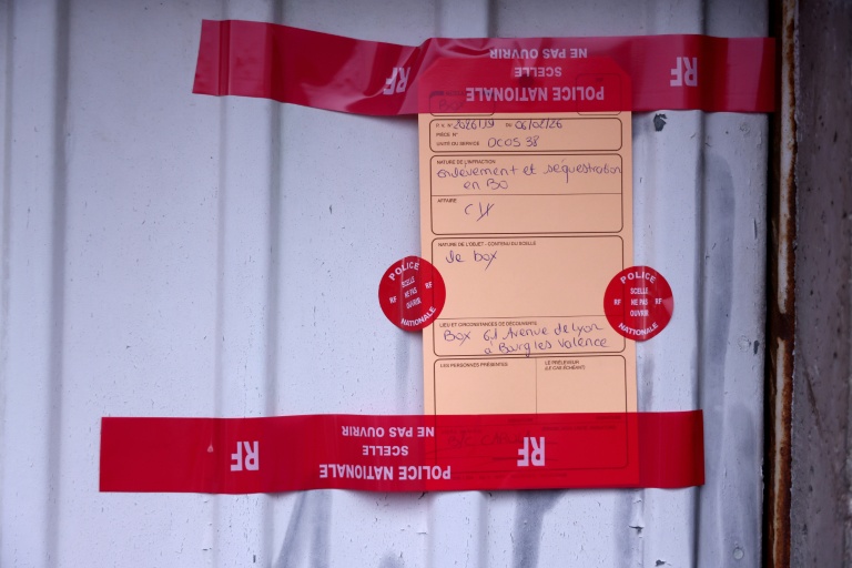 Magistrate de Grenoble enlevée avec sa mère: six jeunes, dont un mineur, mis en examen à Paris