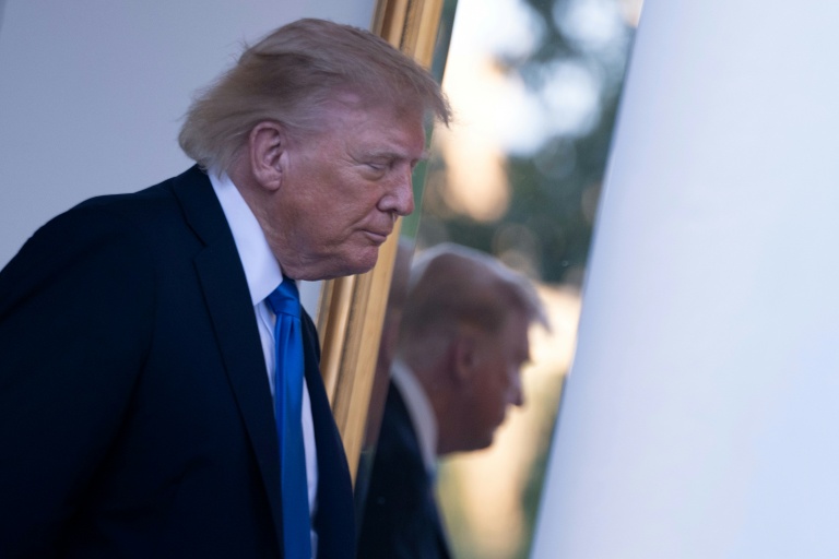 Trump dit vouloir que les Européens remboursent les aides américaines à l'Ukraine