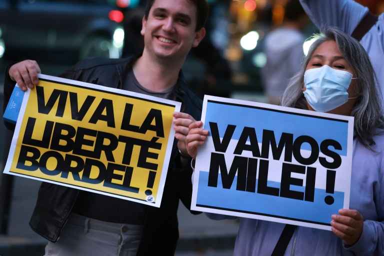 "Importer la tronçonneuse" : dans une France endettée, des pro-Milei prônent la thérapie de choc argentine