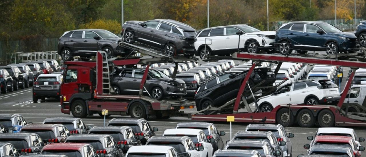 Le marché automobile français victime de l'attentisme, les électriques en force