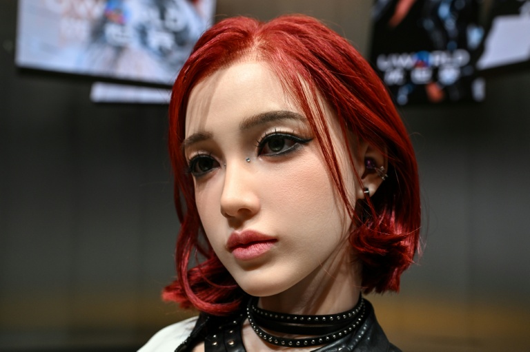 Fatigué d'être seul ? Ce robot chinois à corps d'humain vous tend la main
