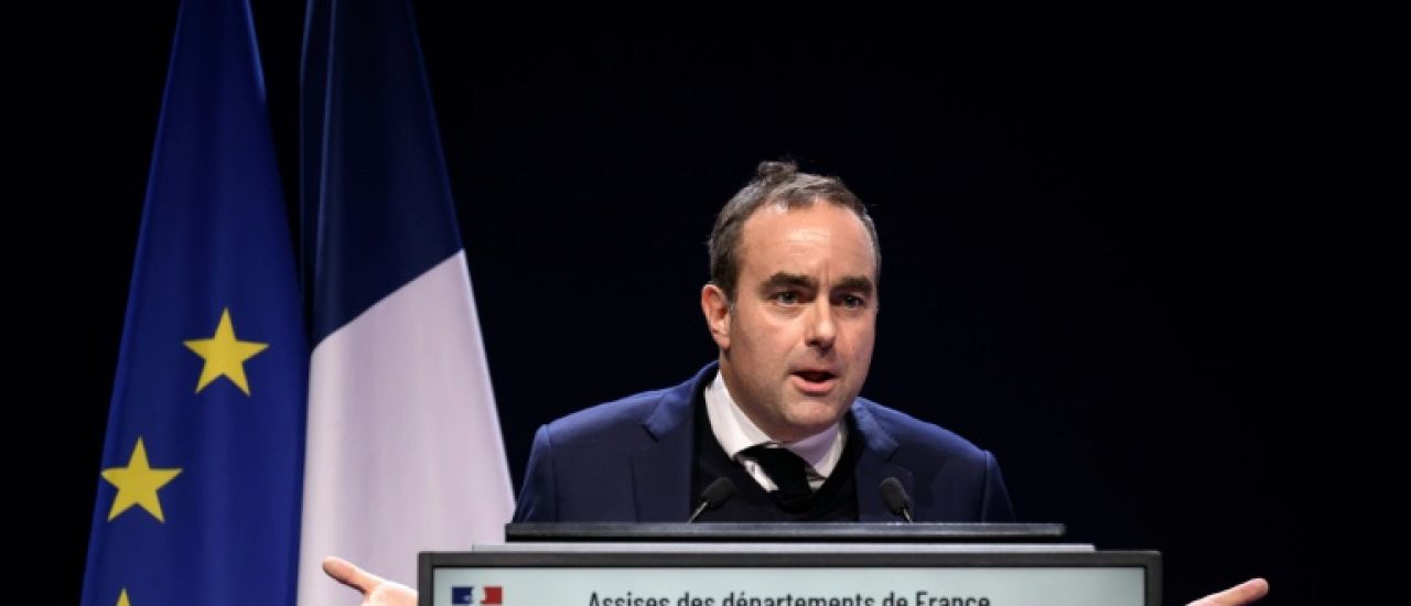 "Allocation sociale unique": un projet de loi sera déposé en décembre, annonce Lecornu