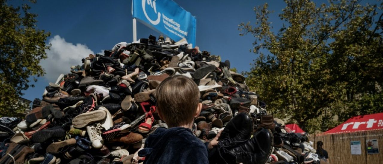 Une pyramide de chaussures contre le retour en force des mines antipersonnel