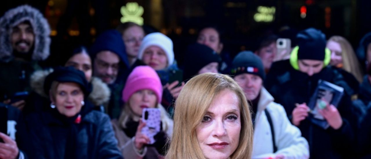 Isabelle Huppert, vampire flamboyante dans la Vienne éternelle