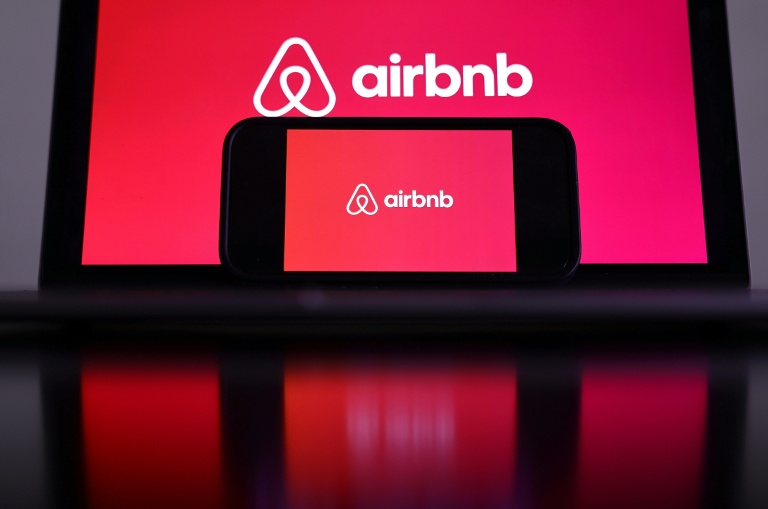 Hôtel, location de voiture, courses livrées: Airbnb se rêve en agence de voyage complète