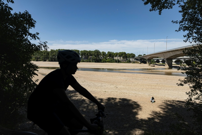 Les fortes chaleurs s'étendent et pourraient coûter cher à la France