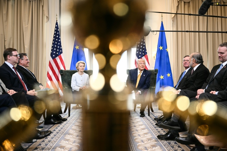 Mise sous pression par Trump, l'UE trouve un accord sur les droits de douane